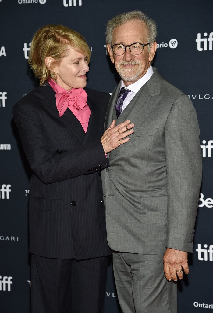 Η Kate Capshaw και ο σκηνοθέτης Steven Spielberg στην πρεμιέρα της ταινίας "The Fabelmans" στο Princess of Wales Theatre κατά τη διάρκεια του Διεθνούς Φεστιβάλ Κινηματογράφου του Τορόντο, Σάββατο 10 Σεπτεμβρίου 2022