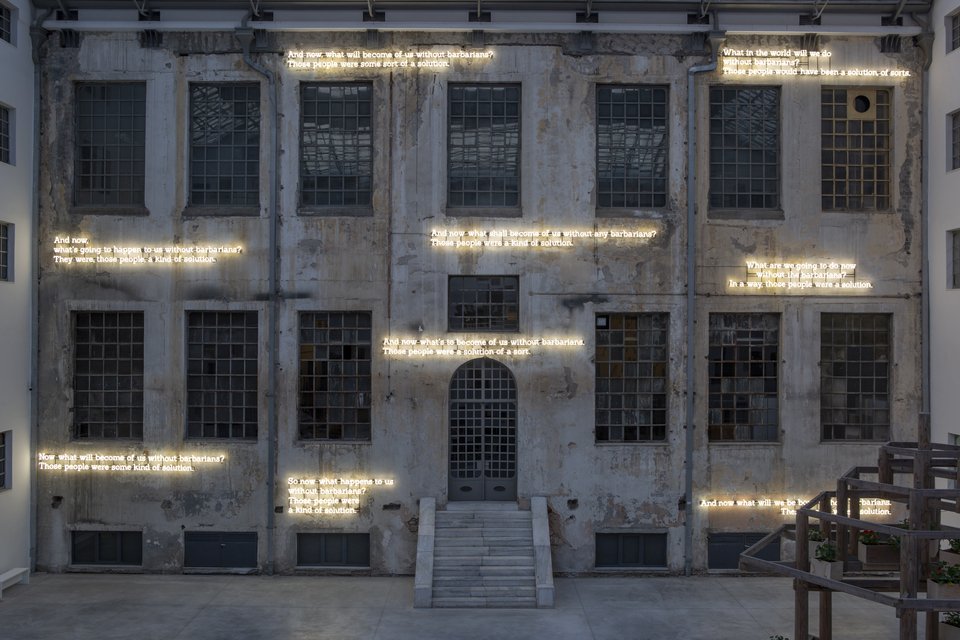  Waiting for the Barbarians, 2021, έργο του Glenn Ligon στην έκθεση Portals / Ναταλία Τσουκαλά