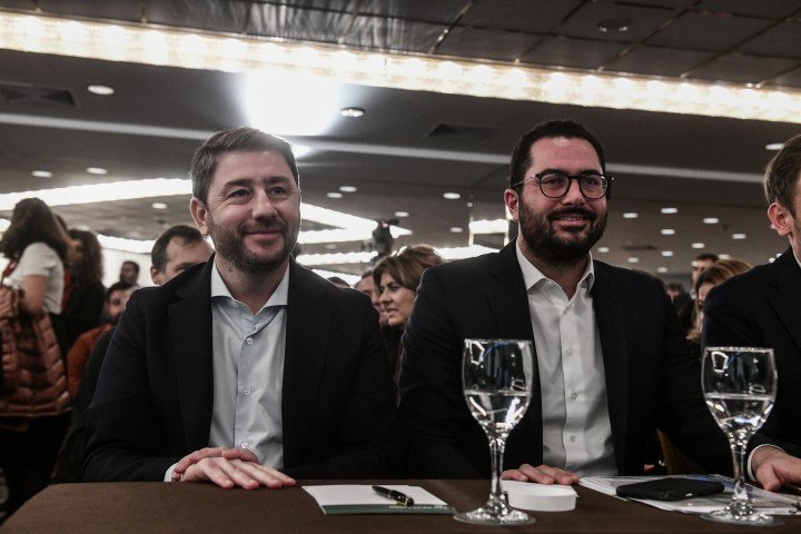 Νίκος Ανδρουλάκης και Ανδρέας Σπυρόπουλος -Φωτογραφία: ΤΑΤΙΑΝΑ ΜΠΟΛΑΡΗ/EUROKINISSI