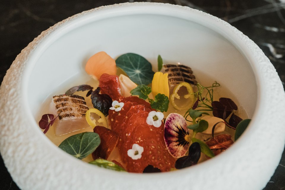 Όλα τα υλικά για τα πιάτα του εστιατορίου Hytra έρχονται από προσεκτικά επιλεγμένους μικρούς παραγωγούς σε όλη την Ελλάδα / Φωτογραφία: Παναγιώτης Μάλλιαρης/iefimerida