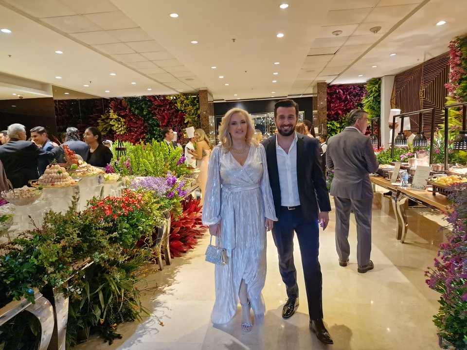 Ο Θάνος Πετρέλης με τη σύζυγό του Σοφία