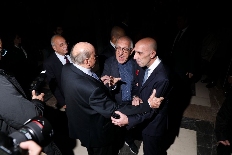 Ο Αχιλλέας Καραμανλής συνομιλεί με τους Μπρατάκο-Κακλαμάνη