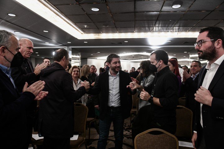 Ο Ν. Ανδρουλάκης προσέρχεται στην ΚΕ του ΠΑΣΟΚ -Φωτογραφία: ΤΑΤΙΑΝΑ ΜΠΟΛΑΡΗ/EUROKINISSI