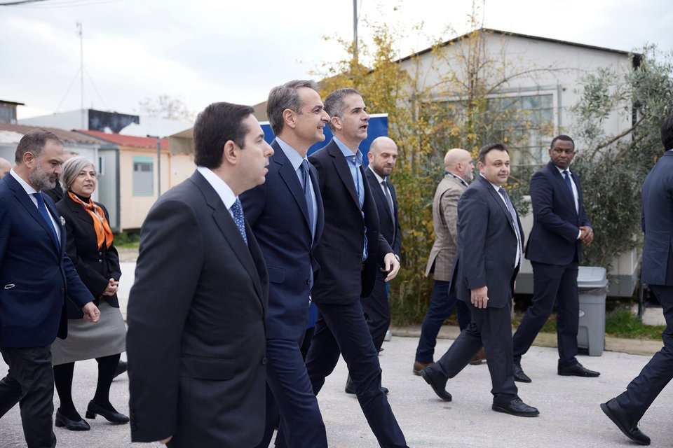 Ο Νότης Μηταράκης, ο Κυριάκος Μητσοτάκης και ο Κώστας Μπακογιάννης στον Ελαιώνα