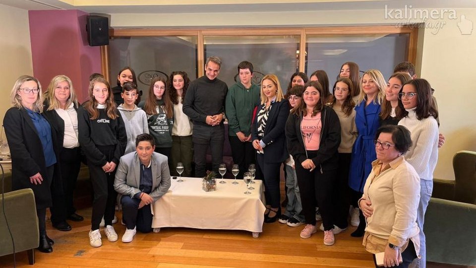 Συνέντευξη του Κυριάκου Μητσοτάκη σε μαθητές στην Τρίπολη / Φωτογραφία: kalimera-arkadia.gr