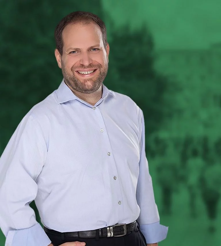 Ο Δημήτρης Οικονόμου