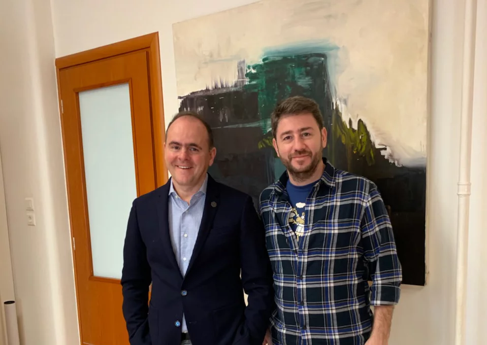 Ο Γιώργος Οικονόμου με τον Νίκο Ανδρουλάκη