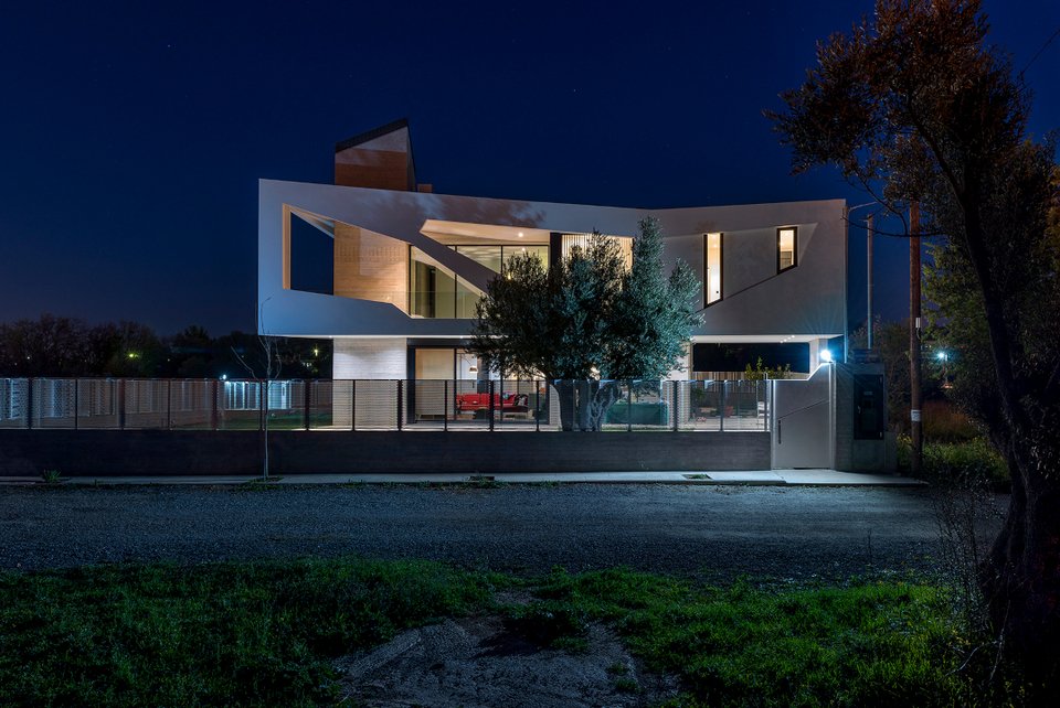 To paradox house στην Παιανία