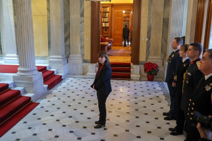 Παραδοσιακά Κάλαντα Χριστουγέννων από ολόκληρη την Ελλάδα άκουσε η ΠτΔ Κατερίνα Σακελλαροπούλου -Φωτογραφία: Aris Oikonomou/ SOOC