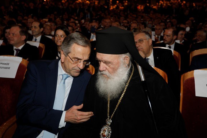 Ο Ανώνης Σαμαράς με τον Αρχιεπίσκοπο Ιερώνυμο -Φωτογραφία: ΓΙΩΡΓΟΣ ΚΟΝΤΑΡΙΝΗΣ / EUROKINISSI