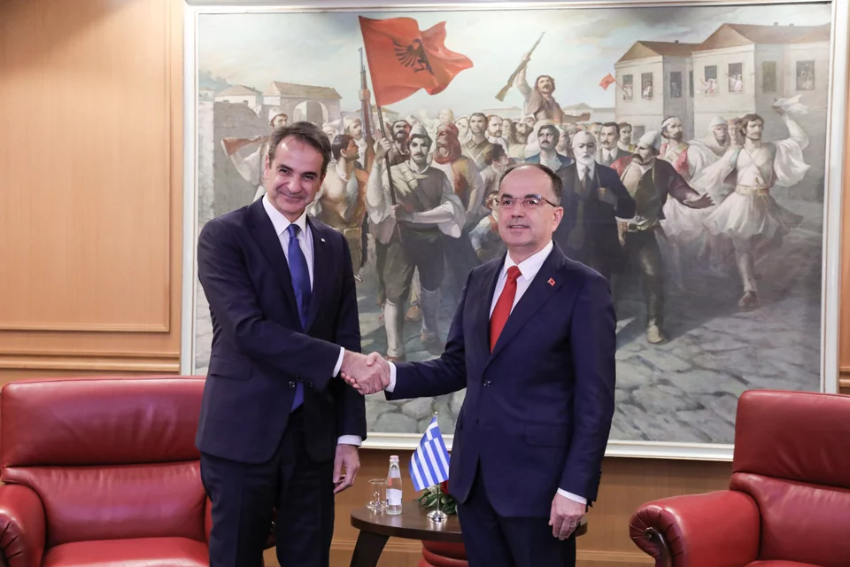 Η χειραψία του κ. Μητσοτάκη με τον κ. Μπέγκαϊ / Φωτογραφία: Γραφείο Τύπου Πρωθυπουργού