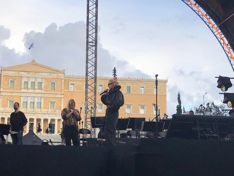 Η Τάμτα κάνει πρόβες για την φωταγώγηση της πλατείας Συντάγματος 