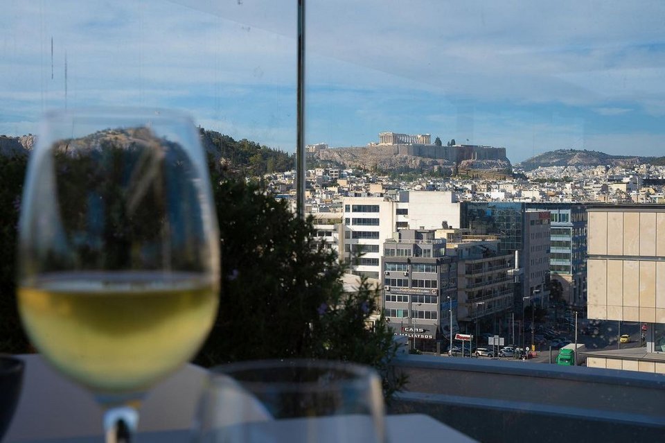 Η θέα στην Ακρόπολη είναι εντυπωσιακή από το εστιατόριο Hytra / Φωτογραφία: @hytra_restaurant/Instagram