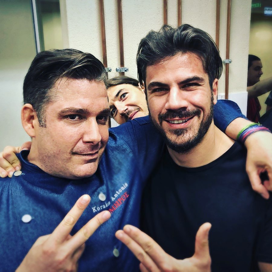 Ο Αντώνης Κόρακας με τον Άκη Πετρετζίκη.