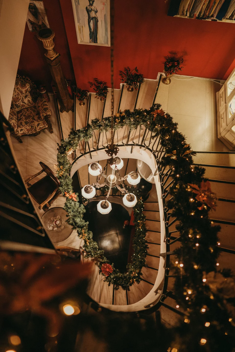Η επιβλητική σκάλα του Upper/Φωτογραφία: Πάνος Μάλλιαρης 