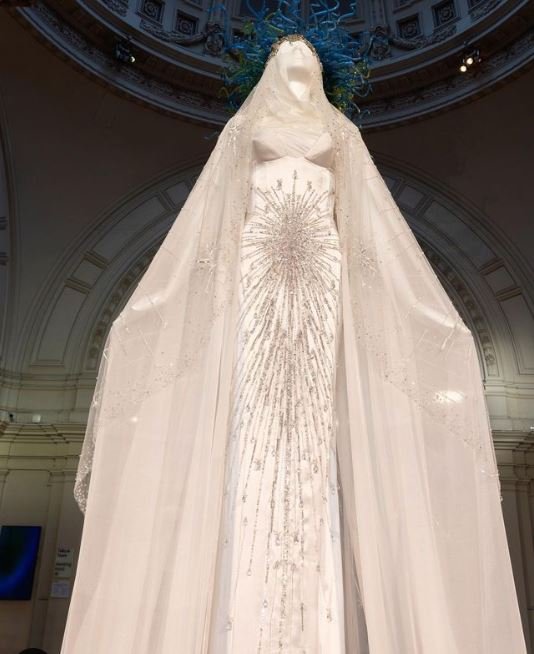 Το φόρεμα Χριστουγεννιάτικο δέντρο στο V &amp; A Museum