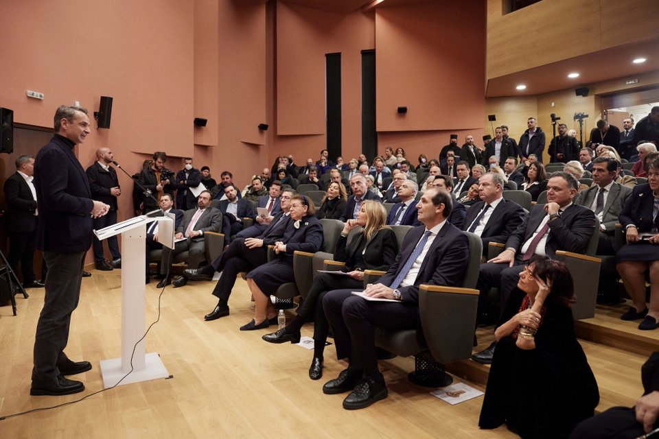 Ο Κυριάκος Μητσοτάκης στο νέο μουσείο στη Βεργίνα / ΙΝΤΙΜΕ