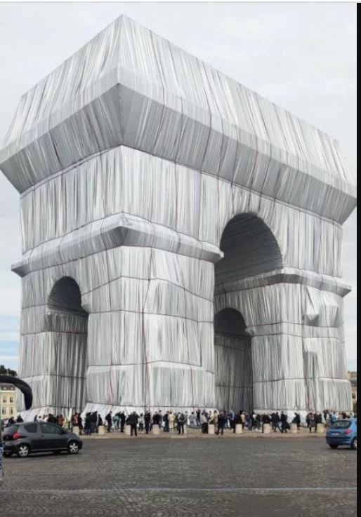 Η Αψίδα του Θριάμβου πέρυσι το φθινόπωρο, στο Παρίσι / Φωτογραφία: Iefimerida