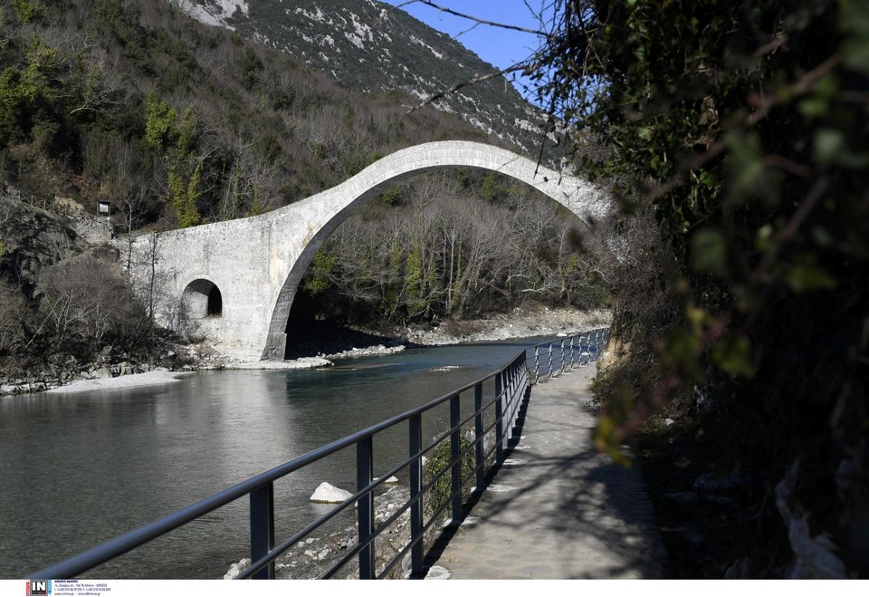 Το αναστηλωμένο γεφύρι στα Τζουμέρκα