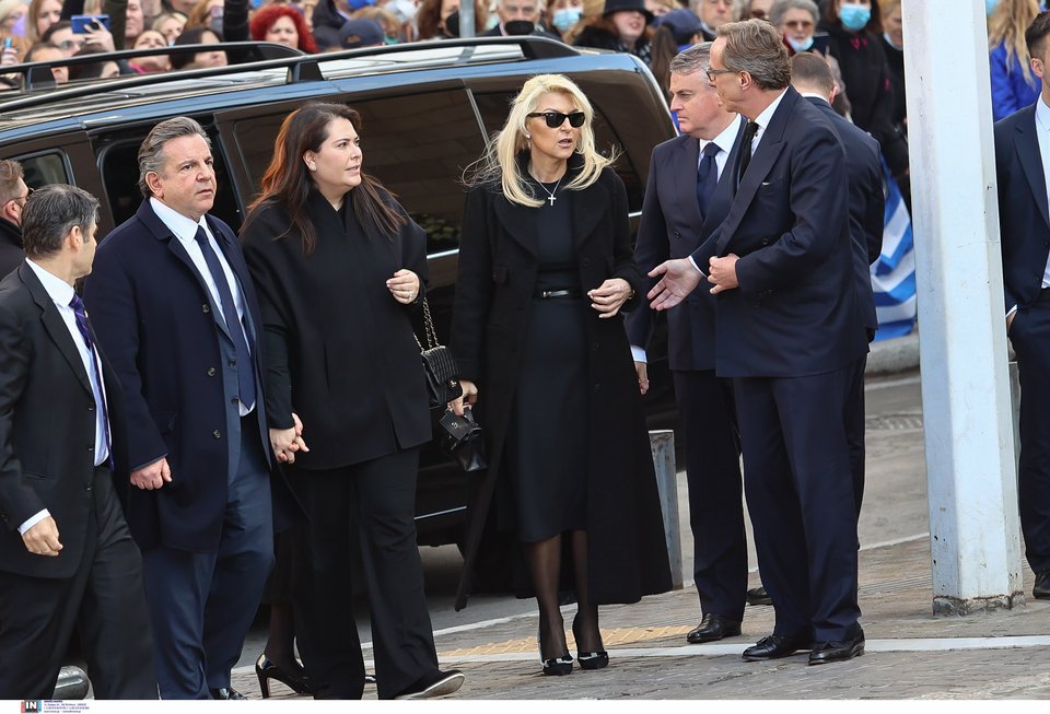 κηδεία τέως βασιλιάς κωνσταντίνος φωτογραφίες από την μητρόπολη και το τατόι