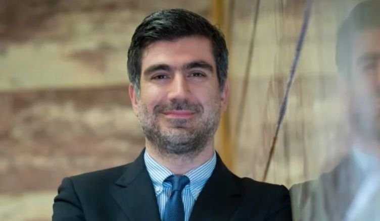 O Θανάσης Γλαβίνας
