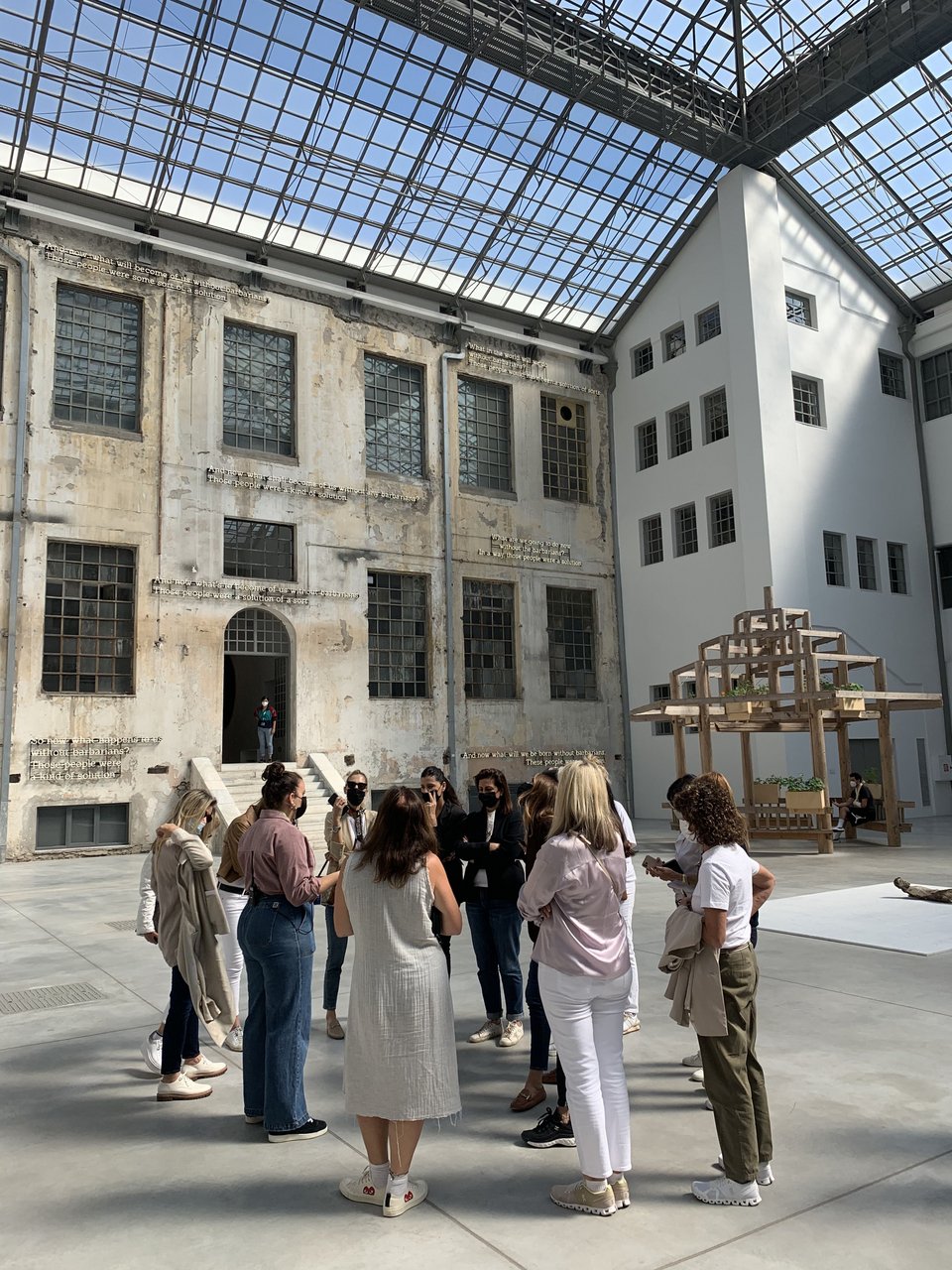 Επίσκεψη στο Καπνεργοστάσιο όσο ακόμα είχε την τύχη να φιλοξενεί εκθέσεις του ΝΕΟΝ