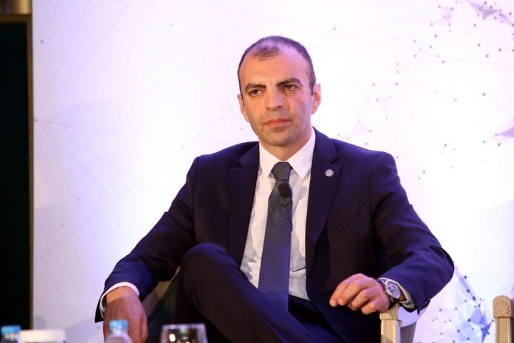 Μάκης Σαββίδης, αντιπρόεδρος Εμπορικού Συλλόγου Αθήνας, αντιπρόεδρος GRECA και εκπρόσωπος για την Ελλάδα και μέλος ΔΣ της Ευρωπαϊκής Ομοσπονδίας Ηλεκτρονικού Εμπορίου