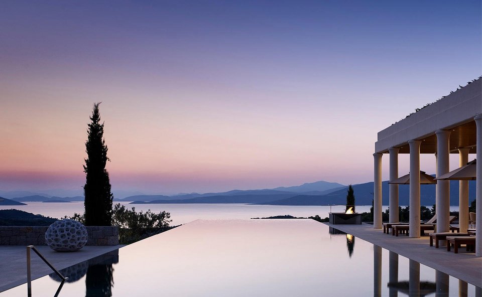 Μία από τις πισίνες της Villa 20.