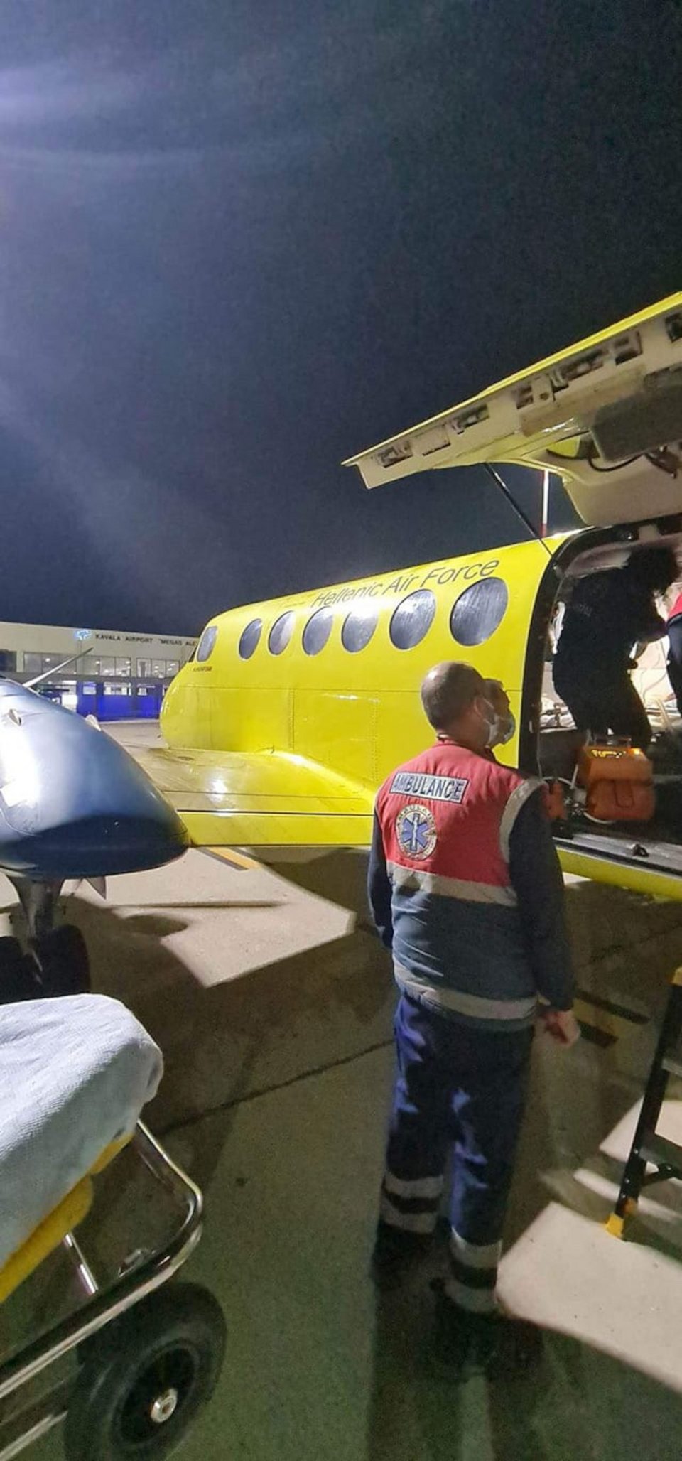 Πηγή: ΑΠΕ-ΜΠΕ, οι φωτογραφίες συνόδευαν την ανάρτηση του κ. Λώτη (διευθυντή της 6ης και 9ης Περιφέρειας ΕΚΑΒ) και την ανακοίνωση του Γενικού Νοσοκομείου Δράμας