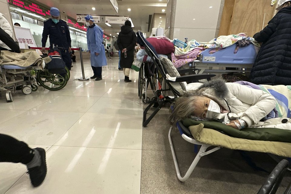 Στιβαγμένοι στα νοσοκομεία οι ασθενείς / Φωτογραφία: AP