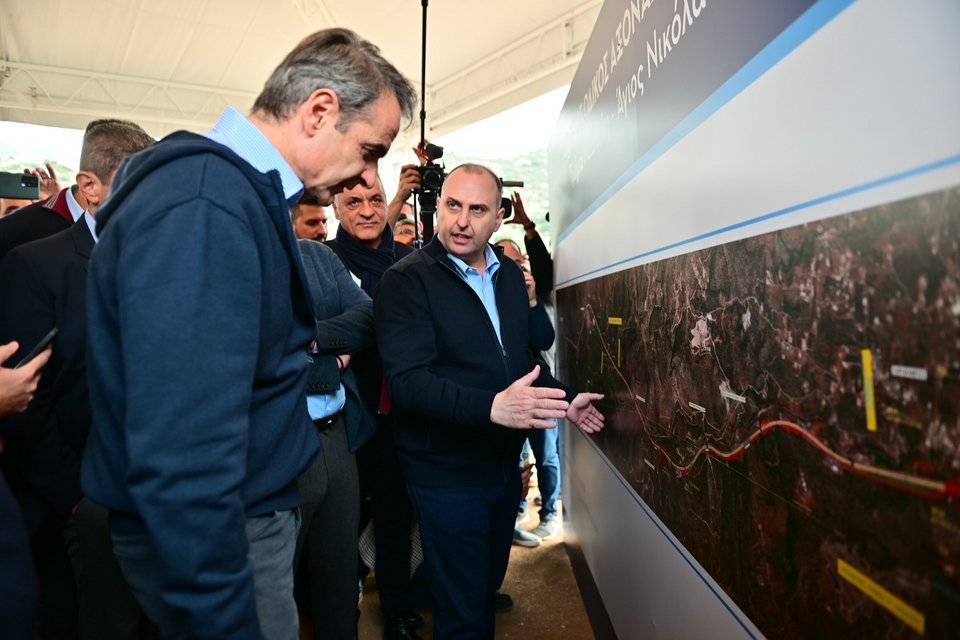 Ο Γιώργος Καραγιάννης με τον πρωθυπουργό Κυριάκο Μητσοτάκη στην Κρήτη 