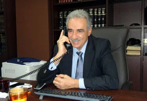 Ο δικηγόρος Δημήτρης Καρβέλης