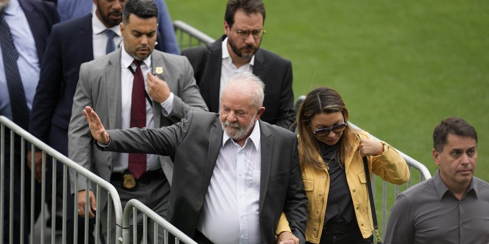 Ο νέος πρόεδρος της Βραζιλίας, Λούλα ντα Σίλβα / Φωτογραφία: AP Photo-Andre Penner