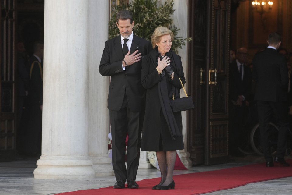 Ο γιος του τέως βασιλιά Κωνσταντίνου με την μητέρα του Άννα Μαρία 