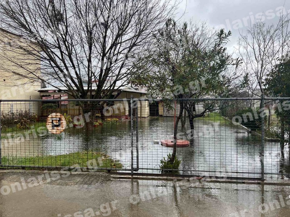 Πλημμύρισαν σπίτια στη Λάρισα / onlarissa.gr