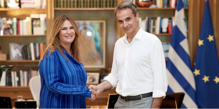Η Άννα Ροκοφύλλου με τον Κυριάκο Μητσοτάκη / Φωτογραφία: ΓτΠ/Δημήτρης Παπαμήτσος
