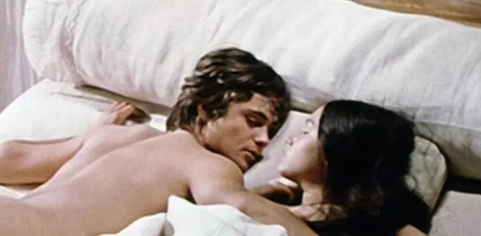 H επίμαχη ερωτική σκηνή από το «Ρωμαίος και Ιουλιέτα», του 1968