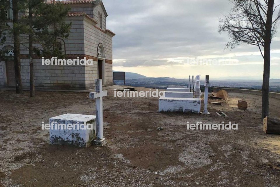 Ο προαύλιος χώρος του Ναού της Αναστάσεως στο Τατόι
