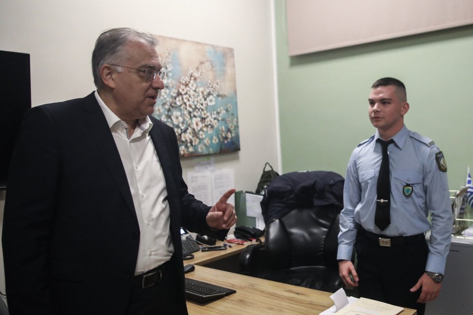 Επίσκεψη του Τάκη Θεοδωρικάκου στο Α.Τ. Ομονοίας / EUROKINISSI