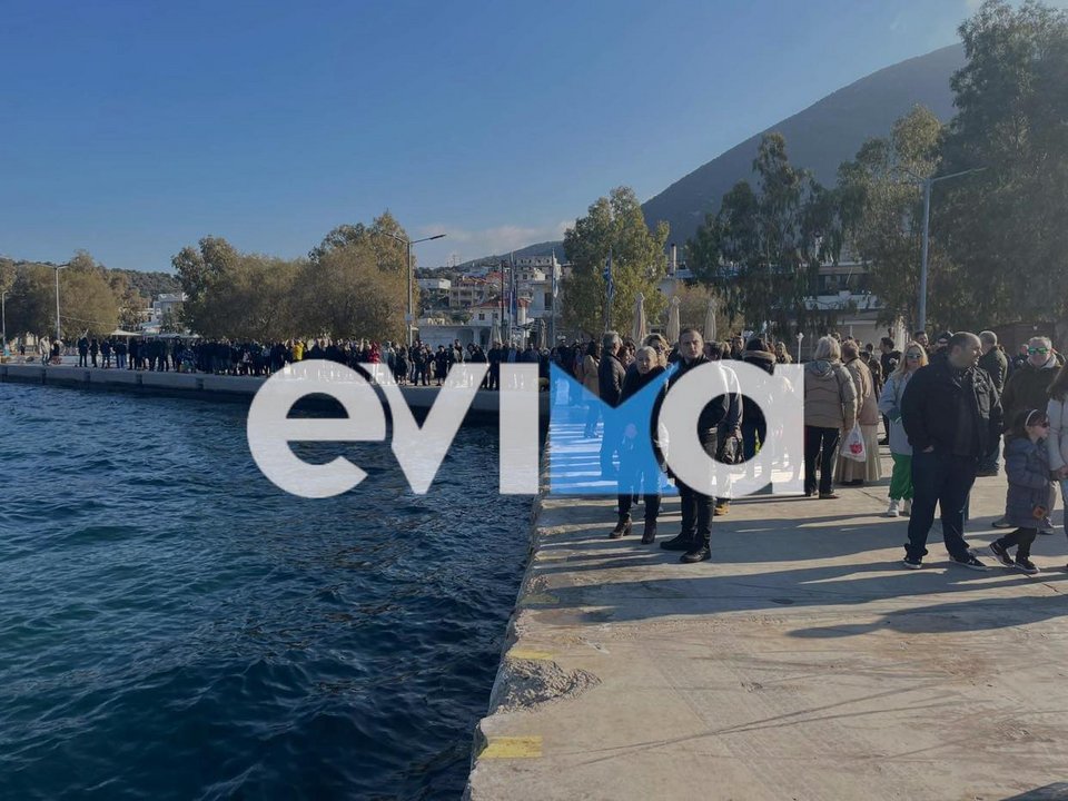 Πλήθος κόσμου στον Αλμυροπόταμο