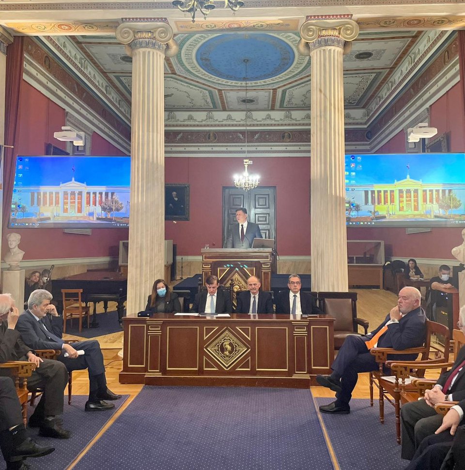 Ο Μιλιτίαδης Βαρβιτσιώτης στο ΕΚΠΑ, στην εκδήλωση προς τιμήν του Ναπολέοντα Μαραβέγια/ Twitter