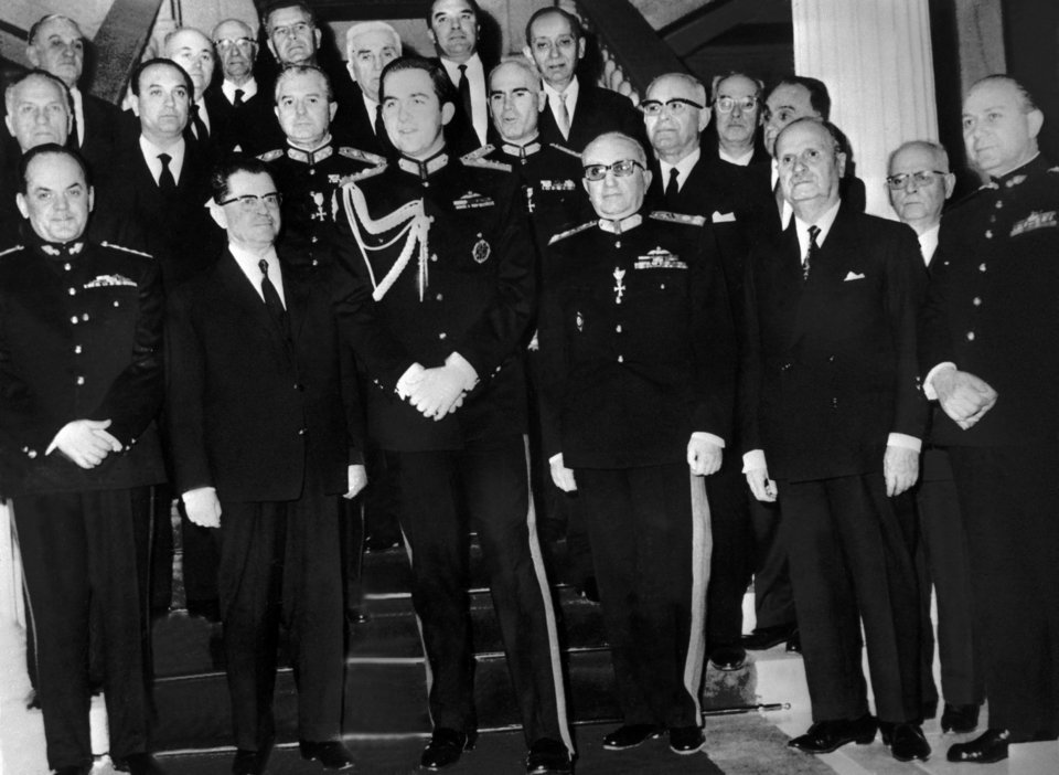 Ο τέως βασιλιάς με τους Απριλιανούς στις 28 Απριλίου 1967
