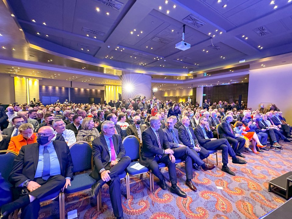 Γεμάτη η αίθουσα όπου πραγματοποιήθηκε η κοπή της βασιλόπιτας
