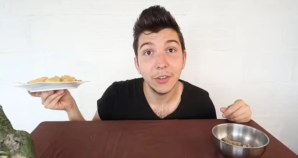 O Nikocado Avocado σε ένα από τα πρώτα του βίντεο 