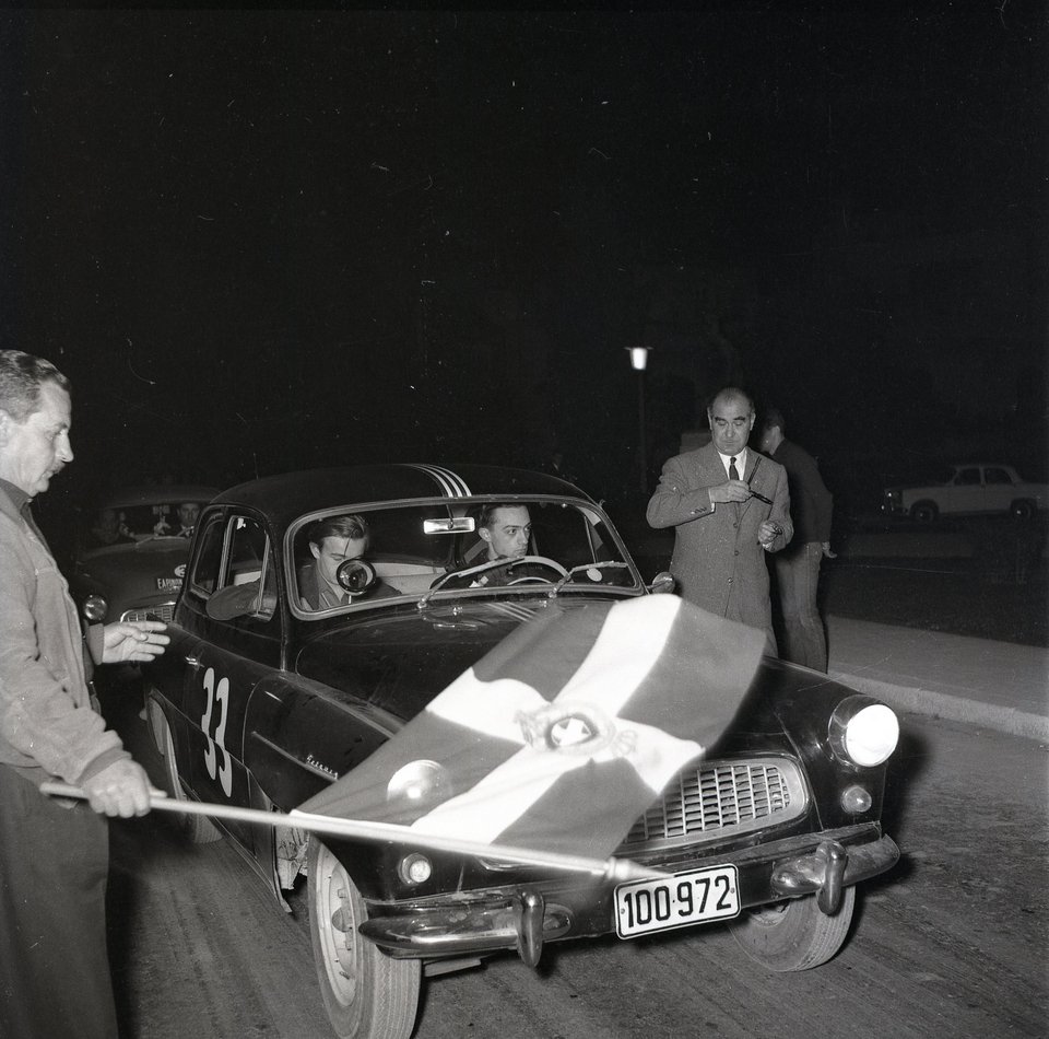 Με συνοδηγό τον μετέπειτα πρωταθλητή Γιάννη Μεϊμαρίδη