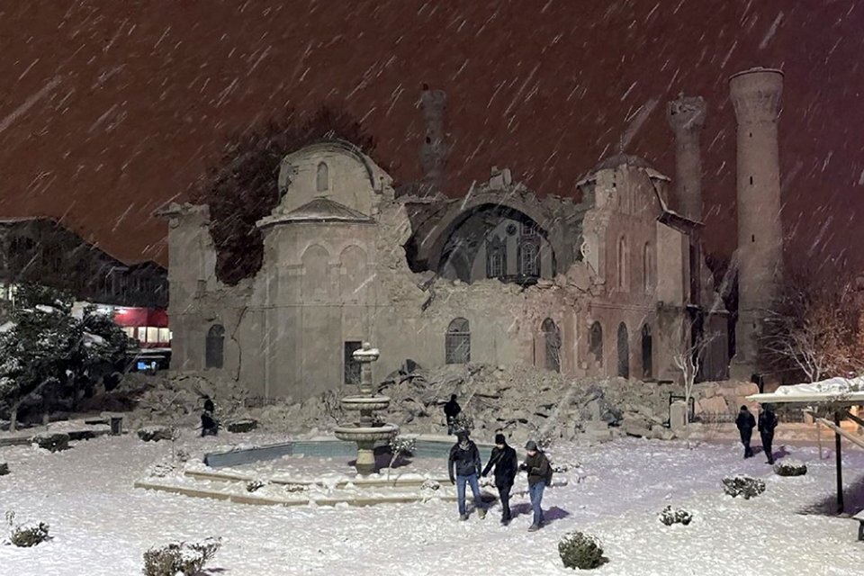 Καταστροφές στην Τουρκία από τον σεισμό
