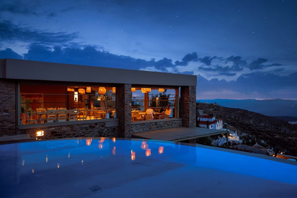Ο χώρος, στο Aiolis Tinos Suites, που θα φιλοξενηθεί το Nepul'è της Τήνου / Φωτογραφία: aeolistinossuites.com