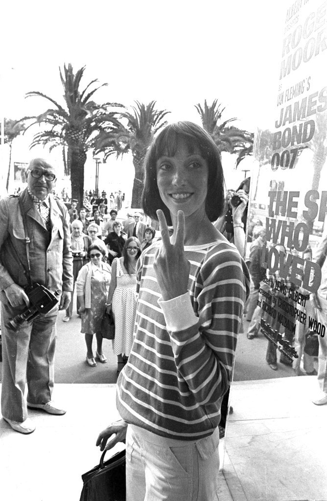 Η Αμερικανίδα ηθοποιός Shelley Duvall ποζάρει για τους φωτογράφους στο 30ο Φεστιβάλ Καννών στη Γαλλία, 27 Μαΐου 1977