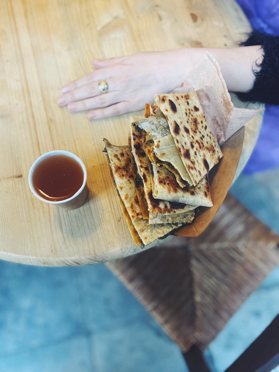 Γκιοζλεμέ με χόρτα και κομπούχα στο Magic Kitchen στα Εξάρχεια / Φωτογραφίες: Μάνος Λειβαδάρος/iefimerida