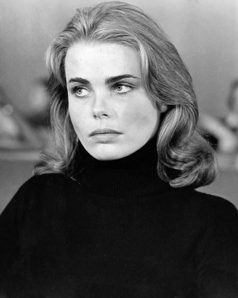 Η Αμερικανίδα ηθοποιός και μοντέλο Margaux Hemingway (1954 - 1996) σε διαφημιστικό στιγμιότυπο για την ταινία "Lipstick", σε σκηνοθεσία Lamont Johnson, 1976